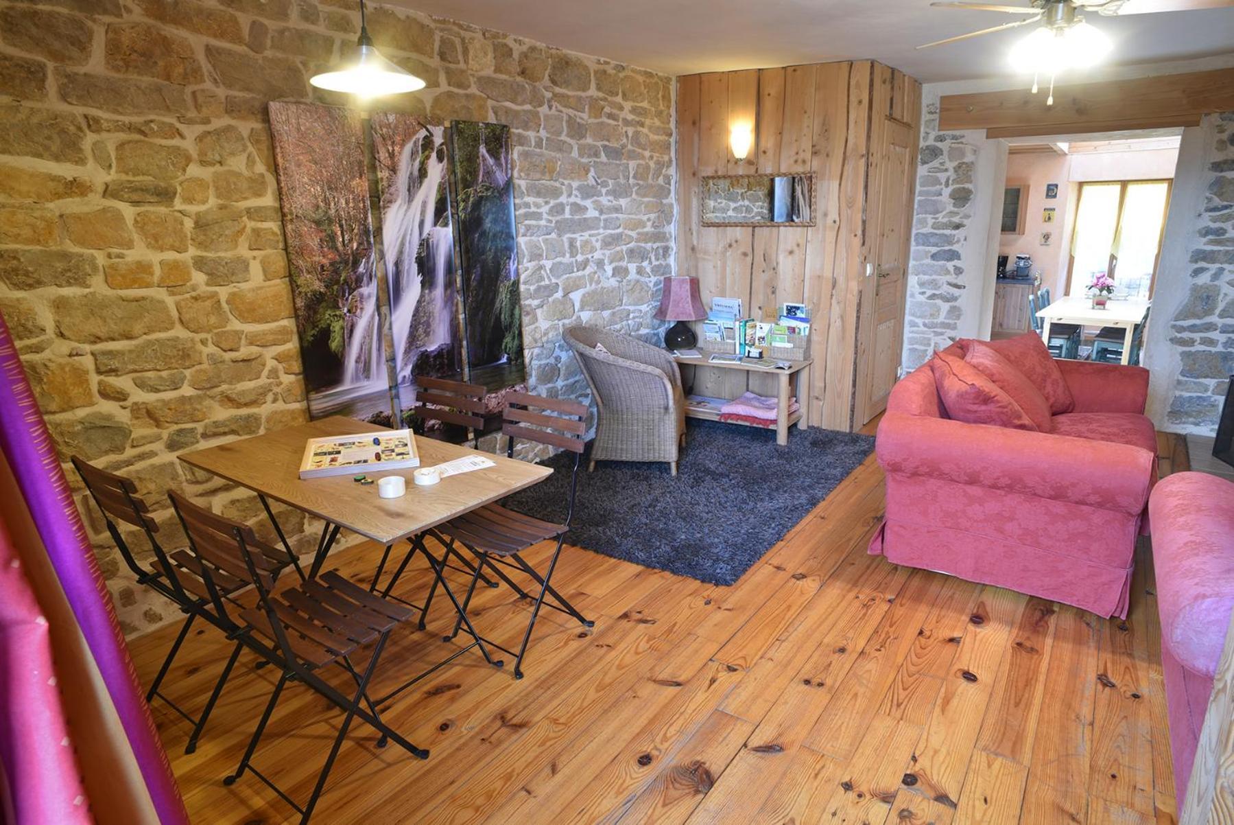 Gite Le Douglas, Vignoble Et Reculees Du Jura - Avec Sauna Lavigny Dış mekan fotoğraf